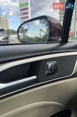 Седан Ford Fusion 2015 в 
