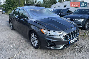 Седан Ford Fusion 2016 в 