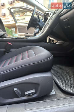 Седан Ford Fusion 2014 в 