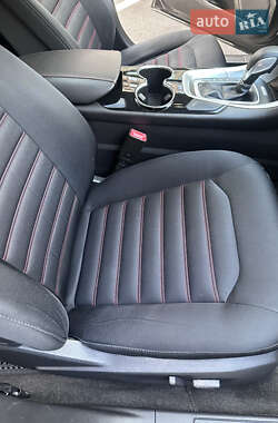 Седан Ford Fusion 2014 в 