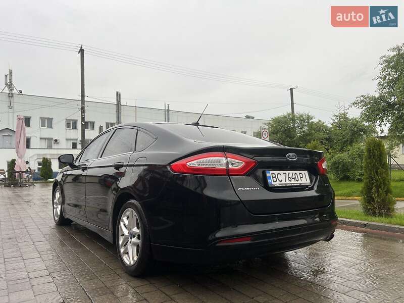 Седан Ford Fusion 2012 в Львове