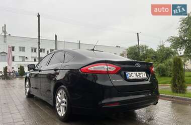 Седан Ford Fusion 2012 в 