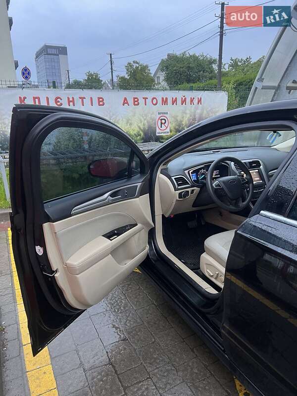 Седан Ford Fusion 2012 в Львове