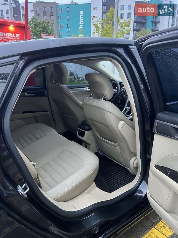 Седан Ford Fusion 2012 в Львове