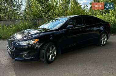 Седан Ford Fusion 2015 в 