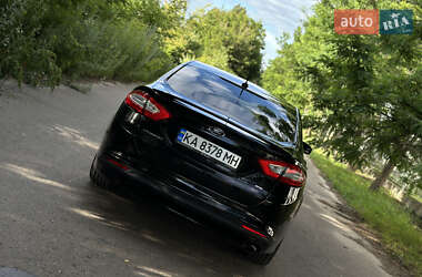 Седан Ford Fusion 2015 в 