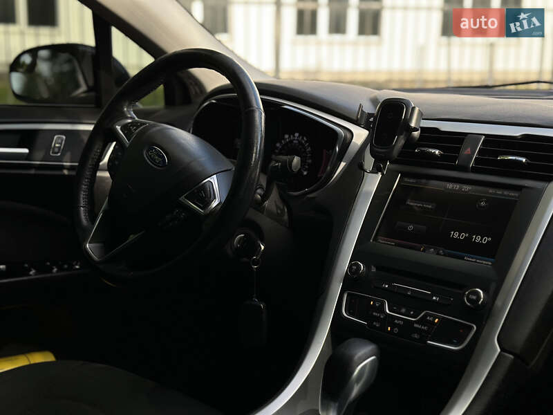 Седан Ford Fusion 2015 в Киеве
