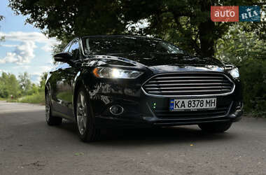 Седан Ford Fusion 2015 в 