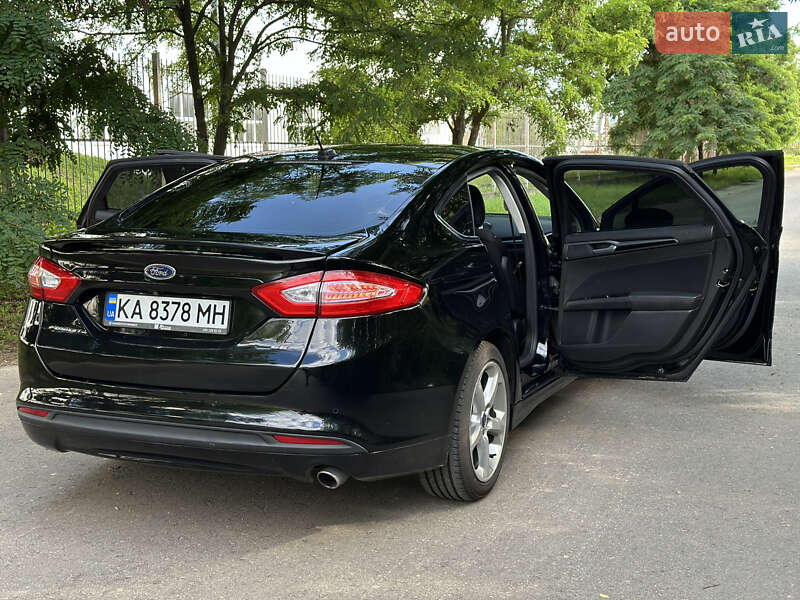 Седан Ford Fusion 2015 в Киеве