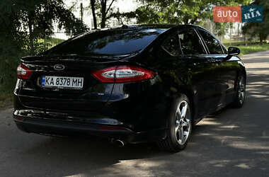 Седан Ford Fusion 2015 в 