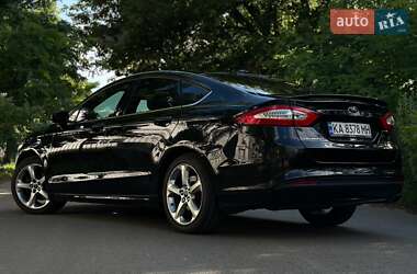 Седан Ford Fusion 2015 в 