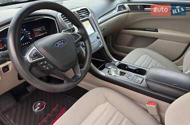 Седан Ford Fusion 2019 в 