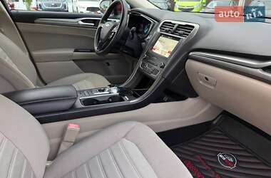Седан Ford Fusion 2019 в 