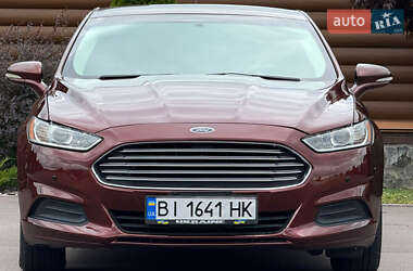 Седан Ford Fusion 2015 в 