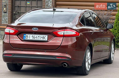 Седан Ford Fusion 2015 в 