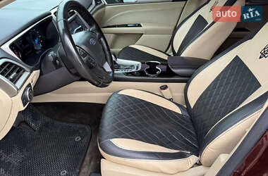 Седан Ford Fusion 2015 в 