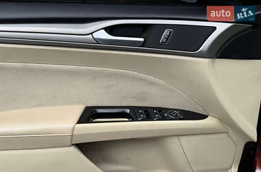 Седан Ford Fusion 2015 в 