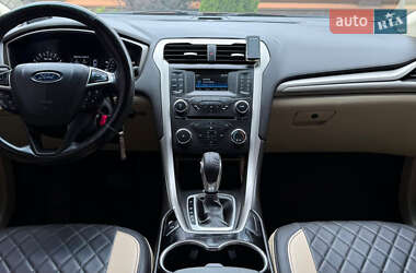 Седан Ford Fusion 2015 в 