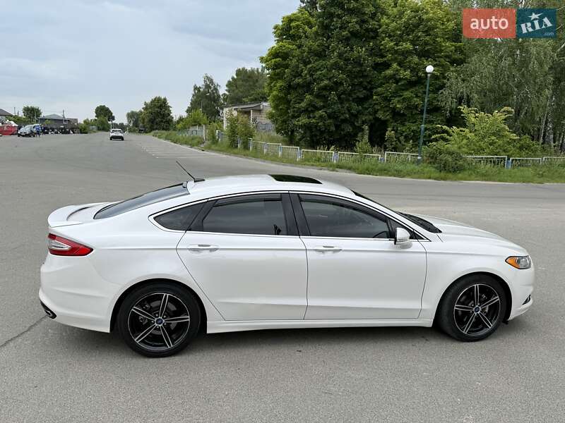 Седан Ford Fusion 2014 в 