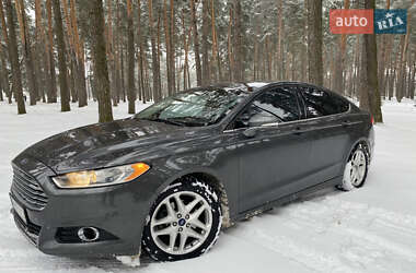 Седан Ford Fusion 2015 в 