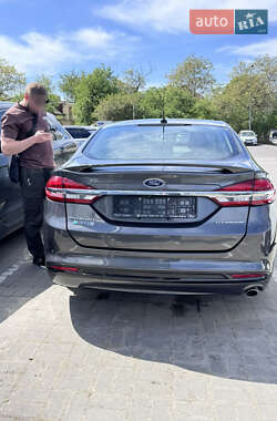 Седан Ford Fusion 2016 в 