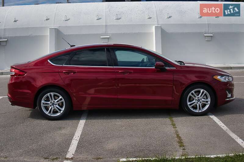 Седан Ford Fusion 2018 в Києві