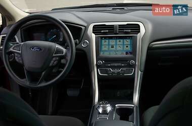 Седан Ford Fusion 2018 в 