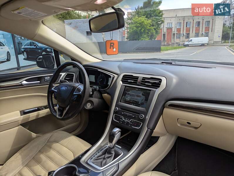 Седан Ford Fusion 2015 в Шептицькому