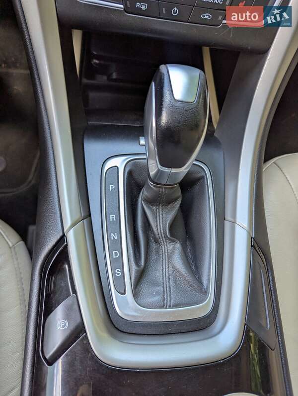 Седан Ford Fusion 2015 в Шептицькому
