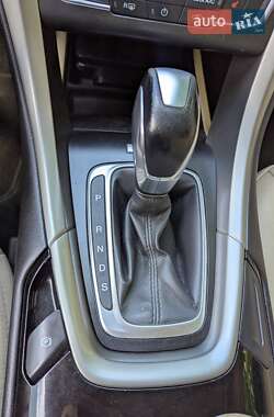 Седан Ford Fusion 2015 в 
