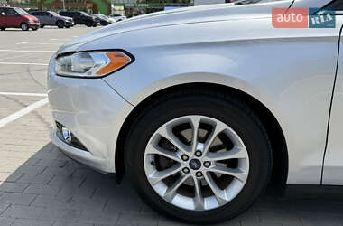 Седан Ford Fusion 2013 в 