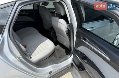 Седан Ford Fusion 2013 в 