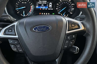 Седан Ford Fusion 2013 в 