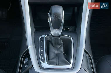 Седан Ford Fusion 2013 в 