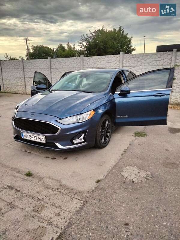 Седан Ford Fusion 2018 в Александрие