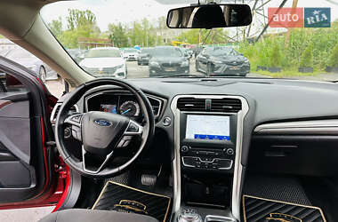 Седан Ford Fusion 2017 в 