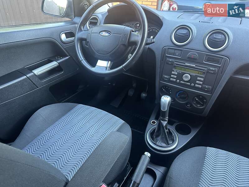 Хетчбек Ford Fusion 2006 в Коростені