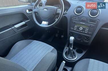 Хэтчбек Ford Fusion 2006 в 