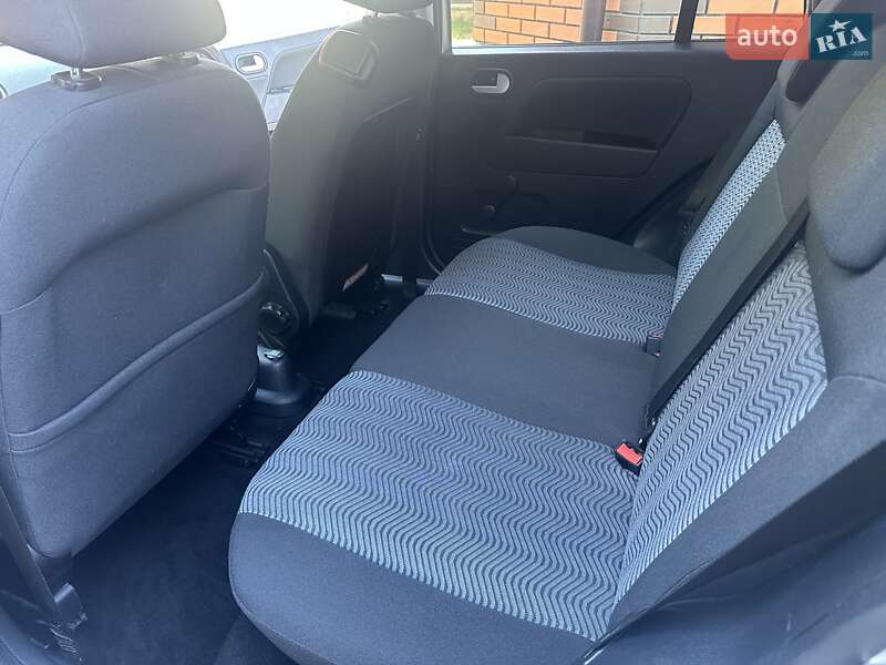 Хетчбек Ford Fusion 2006 в Коростені