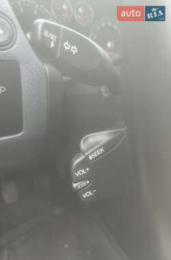 Хэтчбек Ford Fusion 2011 в 