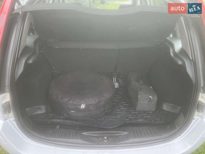 Хэтчбек Ford Fusion 2011 в Нежине