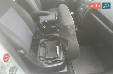 Хэтчбек Ford Fusion 2011 в 