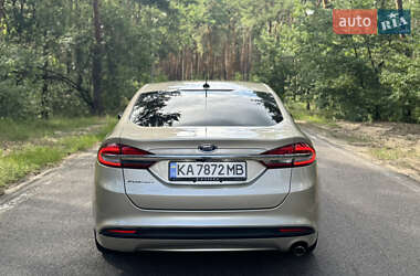Седан Ford Fusion 2017 в 