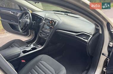 Седан Ford Fusion 2017 в 