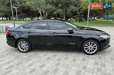 Седан Ford Fusion 2017 в 