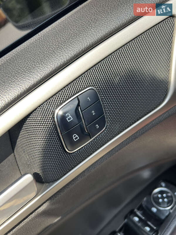 Седан Ford Fusion 2014 в Дніпрі