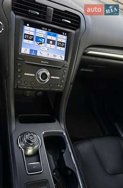 Седан Ford Fusion 2016 в 