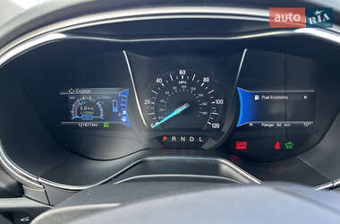 Седан Ford Fusion 2017 в 