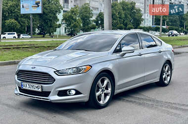 Седан Ford Fusion 2013 в 