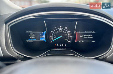 Седан Ford Fusion 2013 в 